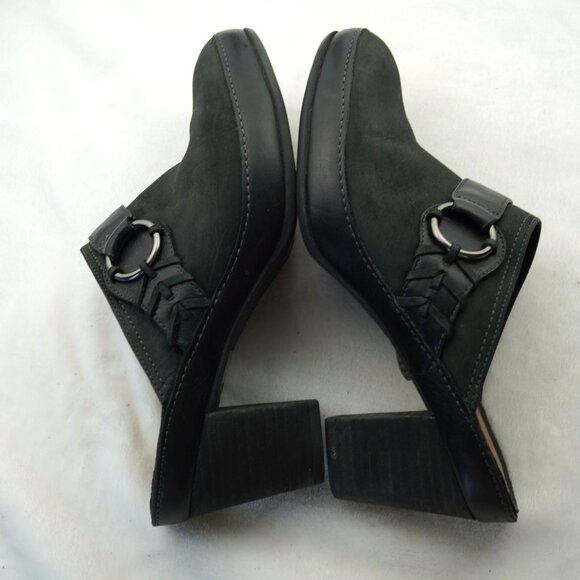 Clarks Artisan Black Leather Mule Heels 7M Buckle Slip-On Comfort Block Heel - Picture 2 of 10